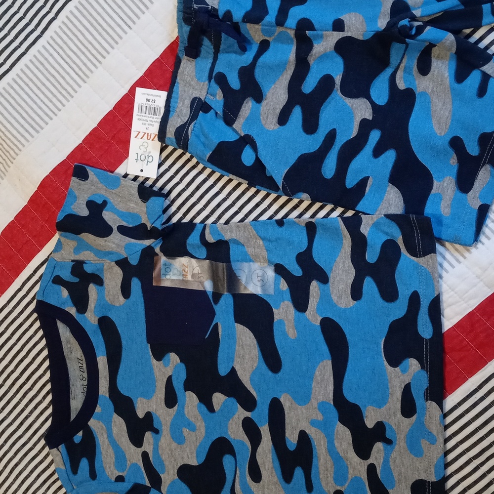 💚 dot & zazz boys 2 PC Multicolor Geometric design T-Shirt/Shorts 3T